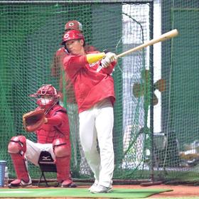 広島・西川龍馬　実戦復帰早ければ２９日　８月中の１軍復帰へ青写真 