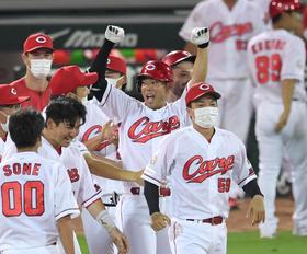 広島が劇的サヨナラ連敗ストップ　殊勲の秋山、８・６に「皆さんにとって忘れられない日」