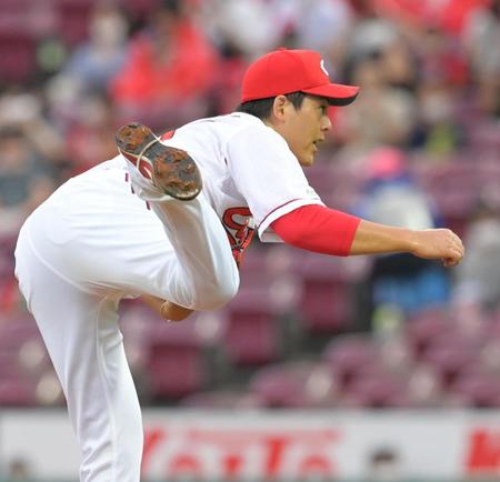 力投する先発の九里（撮影・立川洋一郎）