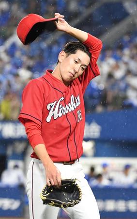 　５回５失点とＤｅＮＡ打線につかまった遠藤（撮影・佐藤厚）