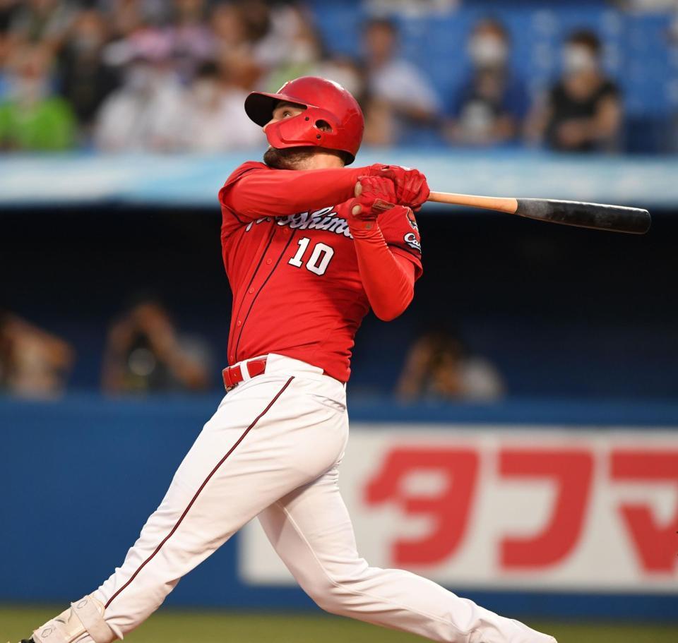 　１回、先制の左越え３ランを放つマクブルーム（撮影・開出牧）