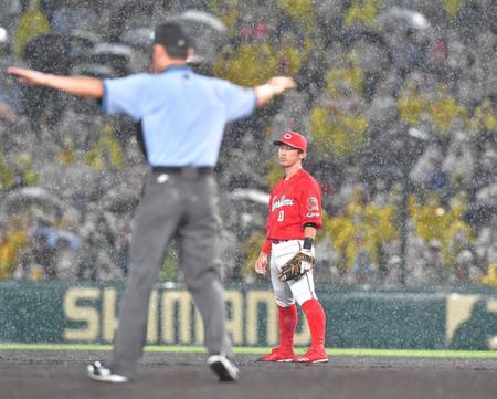 ６回、追加点を献上し肩を落とす上本（撮影・吉澤敬太）