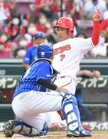 広島が異例の２プレー連続リクエスト　ともに判定覆らず権利消失も直後に秋山が適時打