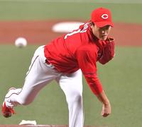 　力投する九里（撮影・吉澤敬太）