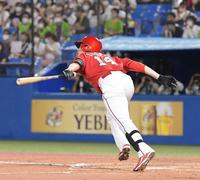 　３回、中前適時打を放つ大瀬良（撮影・金田祐二）