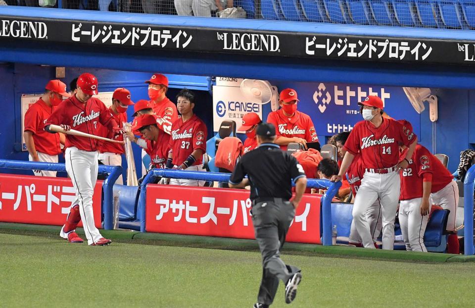 　ヤクルトに競り負けた広島ナイン
