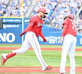広島・マクブルームが逆転１６号２ラン！１８試合ぶり一発「アグレッシブに頑張ります」
