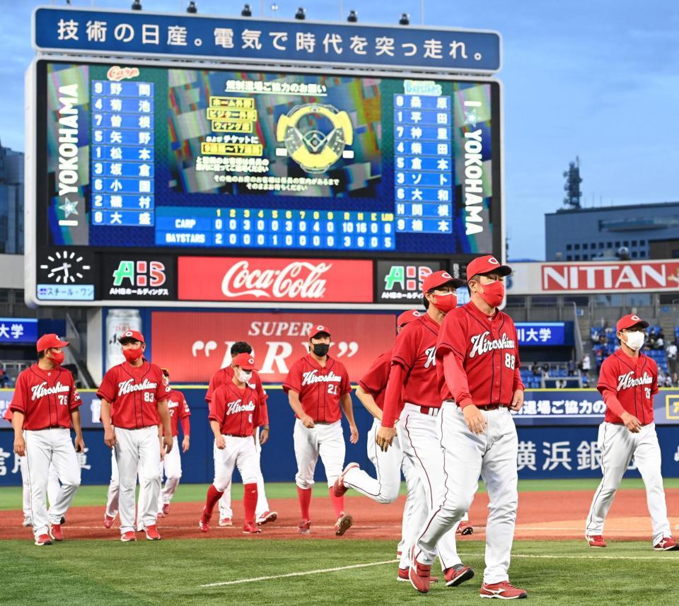 　レギュラーシーズン対ＤｅＮＡ最終戦を勝利で飾った佐々岡監督（撮影・高石航平）