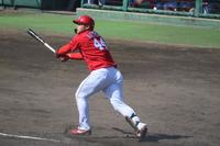 　４回、左越えソロを放った林