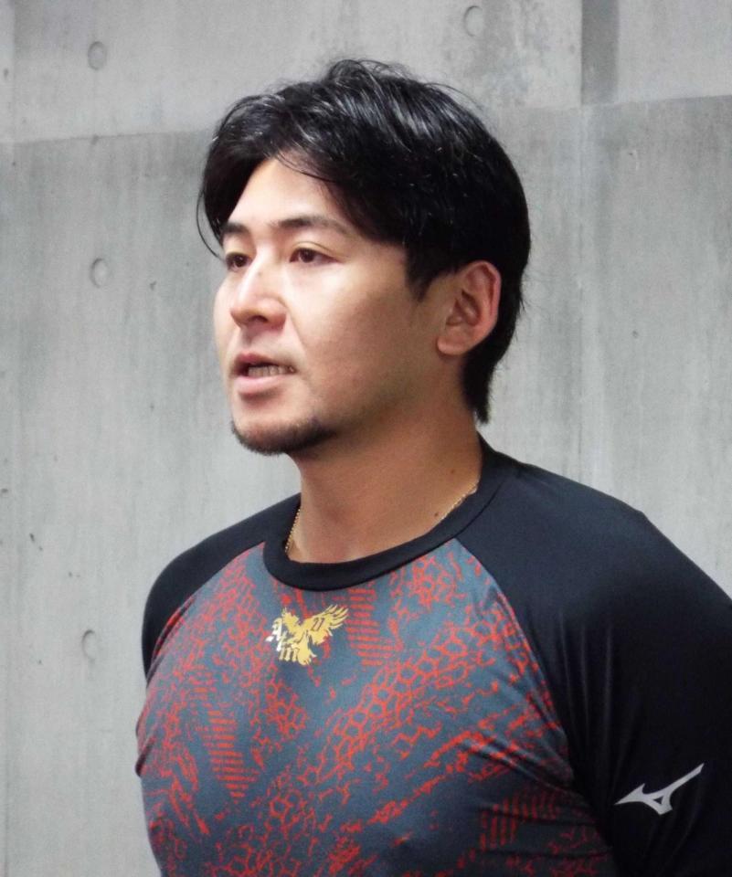 　新井新監督と共闘を誓う会沢