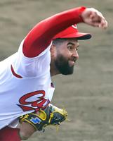 　先発し６失点するも１１三振を奪う力投を見せたコルニエル（撮影・立川洋一郎）