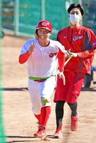 カープ羽月　自慢の足で定位置奪う　新井監督の機動力野球復活方針に「チャンス」
