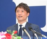 広島 新井良太２軍打撃コーチが就任会見 まさか また一緒に 赤いユニに心躍った 広島カープ デイリースポーツ Online