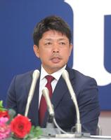 　コーチ就任会見に臨み抱負を語る石原慶幸氏（撮影・立川洋一郎）