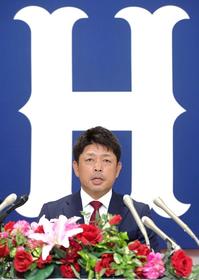 カープ石原１軍バッテリーコーチ　３年ぶり現場復帰　１年間通して勝てる捕手育てる
