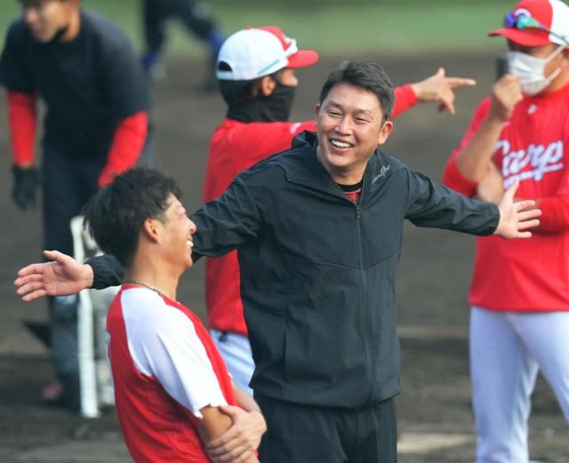 広島　新井監督がチーム合流初日で満足顔「１００点です」