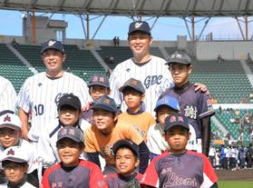カープ新井監督　２０００安打は「通過点」　節目射程圏の秋山＆菊池にエール