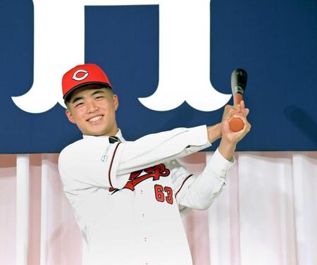 　自慢の強打で「将来の４番候補」の期待がかかるドラ２・内田（撮影・立川洋一郎）