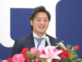 広島・床田　１７００万円増で更改「８割ぐらいで走れるように」８月に右足骨折も回復順調