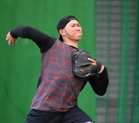カープ坂倉　目指す捕手で３割打者　「イメージはマサタカ・ヨシダ」で打撃改造中