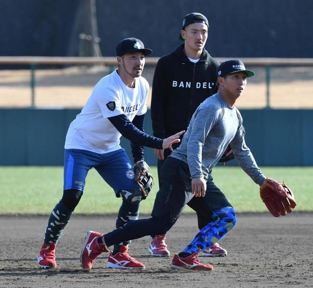 広島・菊池涼介が自主トレ公開　羽月、矢野、阪神・熊谷らと汗　「監督の注文をしっかり遂行して」