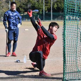 カープ宇草　目指す〝師匠〟秋山超え　志願の合同自主トレ参加「誰よりも打てる選手に」