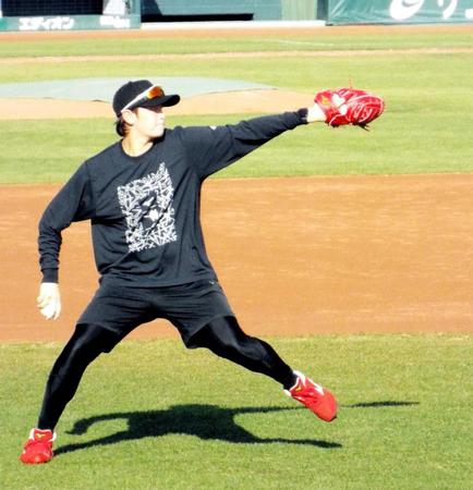 　キャッチボールする大道