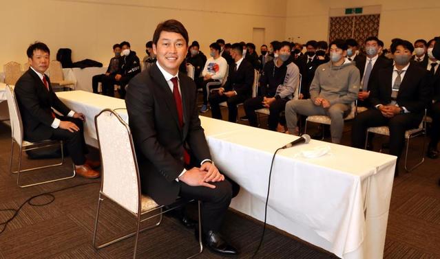 広島・新井監督　今季から敗戦時もファンの前に整列「全てをファンの人と共有しながら」