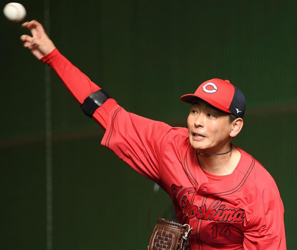 　器具を巻いて投げ込む大瀬良（撮影・田中太一）