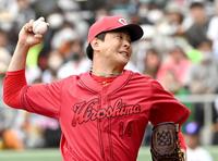 　先発し力投する大瀬良（撮影・田中太一）