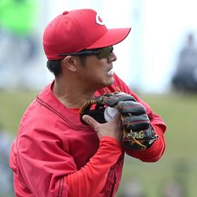 広島、あ～守乱　１イニング３失策で４失点　坂倉が、矢野が、田中が　中日とのＯＰ戦