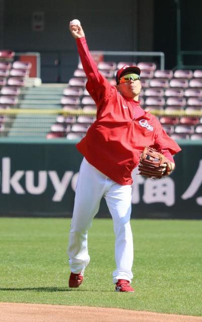 広島　侍離脱の栗林良吏がキャッチボールを再開「良い方向に進んでいるのかな」１６日に検査へ