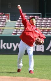 広島　侍離脱の栗林良吏がキャッチボールを再開「良い方向に進んでいるのかな」１６日に検査へ