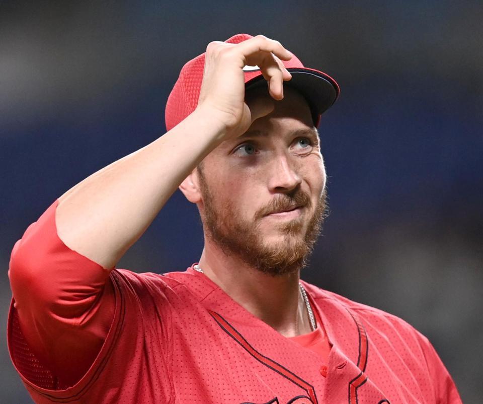 　８回を無失点に抑え、ベンチに戻るターリー（撮影・田中太一）