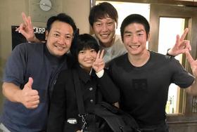初勝利の広島・新井監督　「僕の好きな“その日暮らし”という言葉を贈る」　盟友の長男に授けた座右の銘の意味