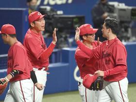広島・栗林　９回無死一、二塁から「開き直って」ヒヤヒヤ４Ｓ　“４連投”も「勝つことが一番大事」