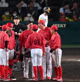 広島ヒヤヒヤ逃げ切り勝ち！新井監督が九回猛ゲキ！栗林が大ピンチしのぐ　代打松山が値千金の逆転３点打