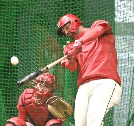 　打撃練習するマクブルーム