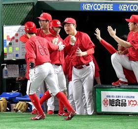 新井カープ執念采配！２戦連続で大勢攻略　激闘４時間４３分逆転負けも「絶対にあきらめない」