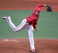 　先発し力投する大瀬良（撮影・山口登）