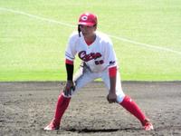 　福地コーチの助言で改良した大盛のリードの構え方