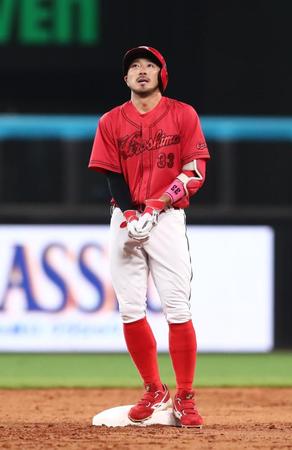 　３回、同点適時二塁打を放った菊池（撮影・中島達哉）