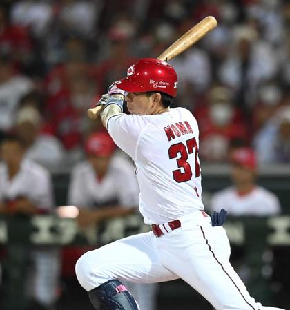 　９回、サヨナラ打を放つ野間