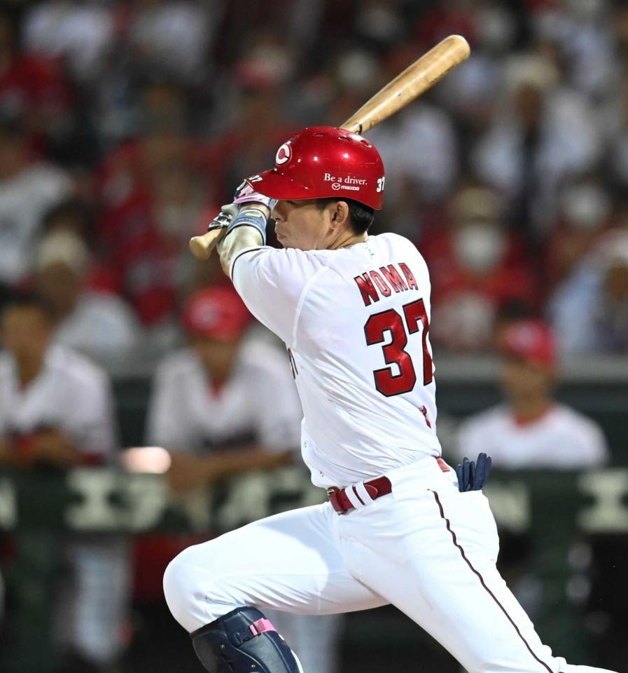 　９回、サヨナラ打を放つ野間