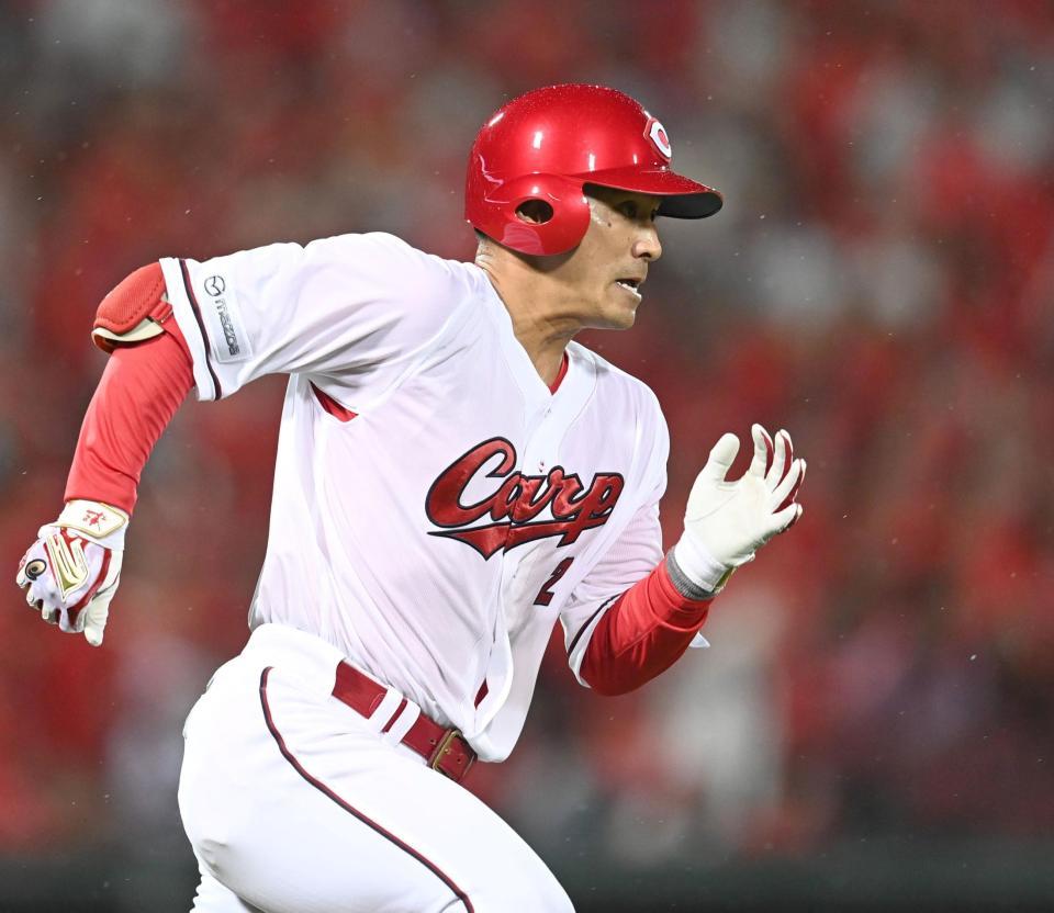 　７回、適時打を放ち、一塁へ走る田中（撮影・田中太一）