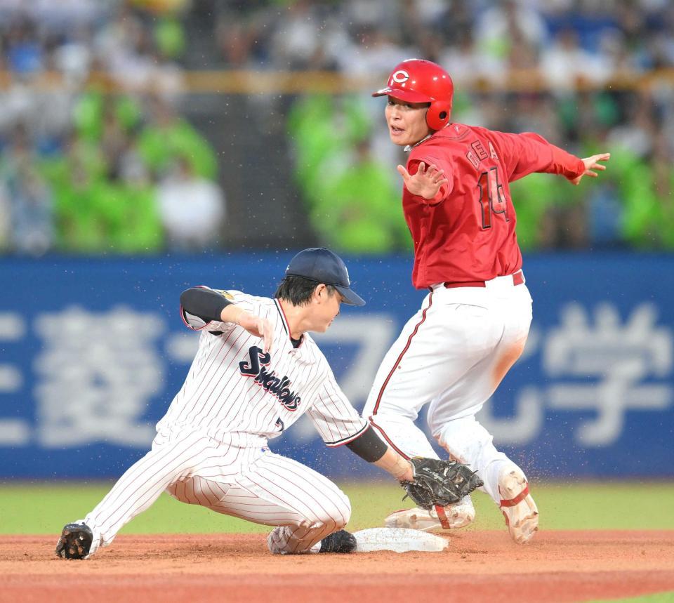 　３回、二盗を決める大瀬良（撮影・伊藤笙子）