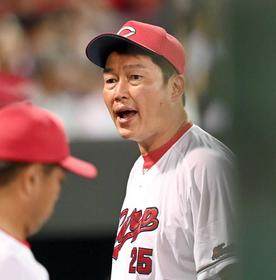 新井カープ　またまた左腕打てず完封負け　逆転優勝へ課題明確→対左９勝１８敗、首位阪神と３・５差