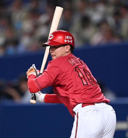 　３回、安打を放つ森（撮影・田中太一）