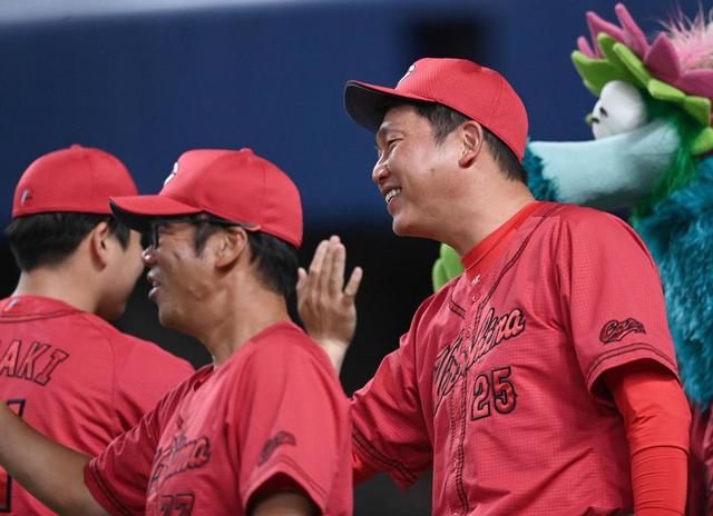 広島・新井監督　西川の先制３ランに「連敗で来てたのであの３ランはすごい大きかった」