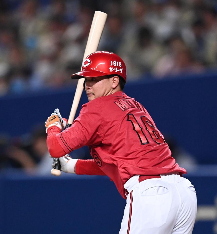 　３回、安打を放つ森（撮影・田中太一）